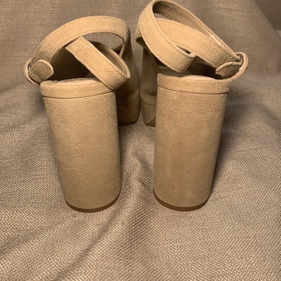 Vince Camuto Somerson Sandal - Picture 8 of 10